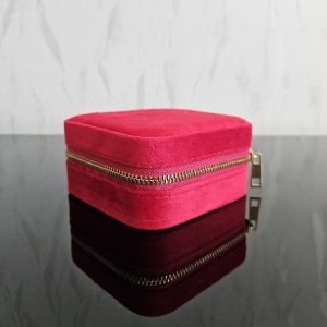 Кутия за Бижута - Червено Кадифе