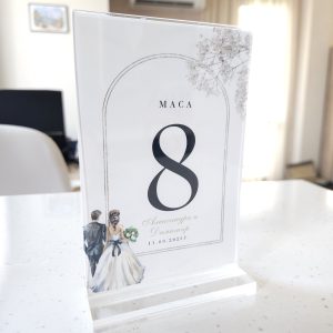 Сватбена Табела с Номер на Маса - Младоженци